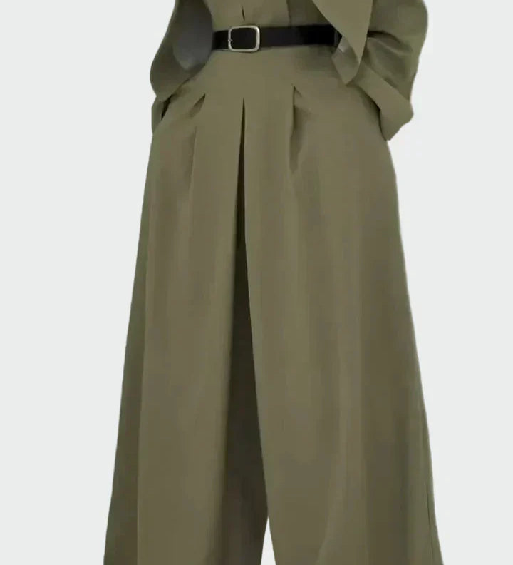 Elegantiška ir moderni kombinezoninė striukė