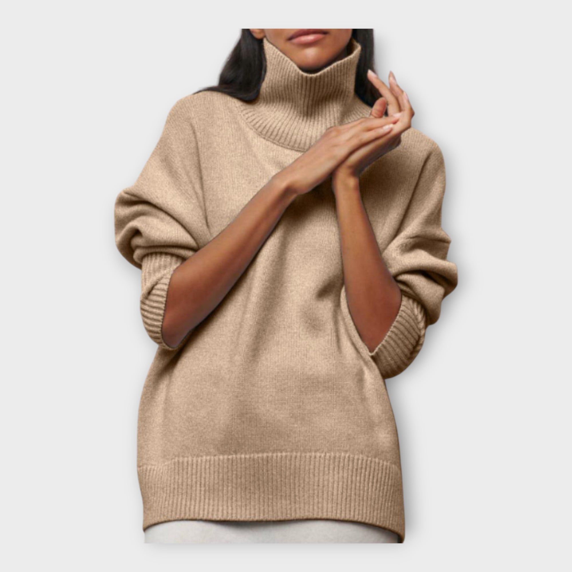 Megztinis su aukštu kaklu iš megztos medžiagos