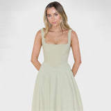 Maribel – midi suknelė su kvadratiniu iškirpimu