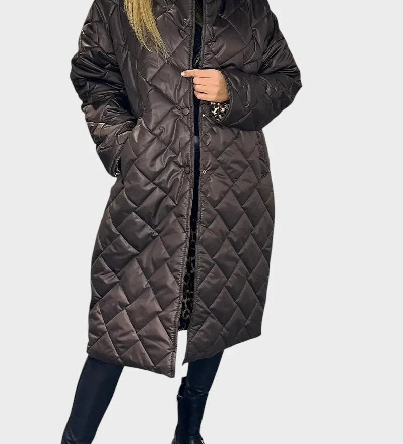 Rada - perverčiamas dygsniuotas paltas