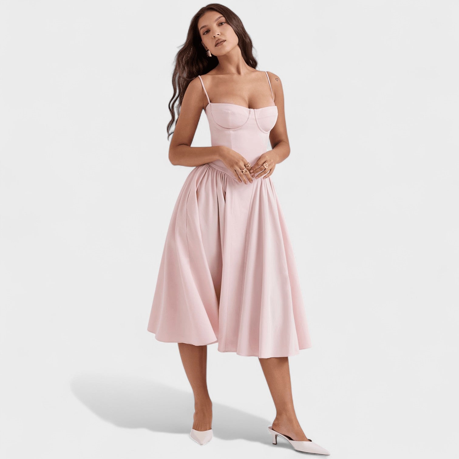 Valentina – Suknelė su diržu, kuri formuoja jūsų figūrą