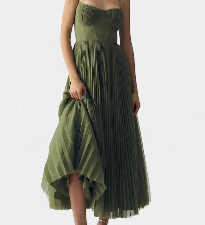 Nives - Klostuota šifoninė suknelė su širdies formos iškirpte ir formuotu korsetu